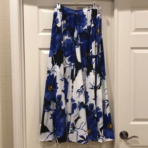 Roz and Ali Blue and White Floral Maxi Skirt